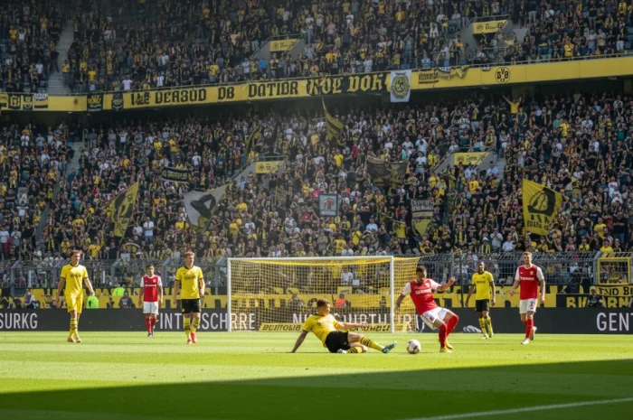 Dortmund ve Frankfurt Arasında Kritik Puan Savaşı Başlıyor