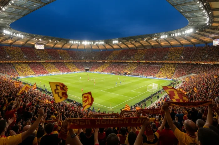 İzmir’in Gururu: Göztepe Tribün Doluluğunda Devleri Solladı